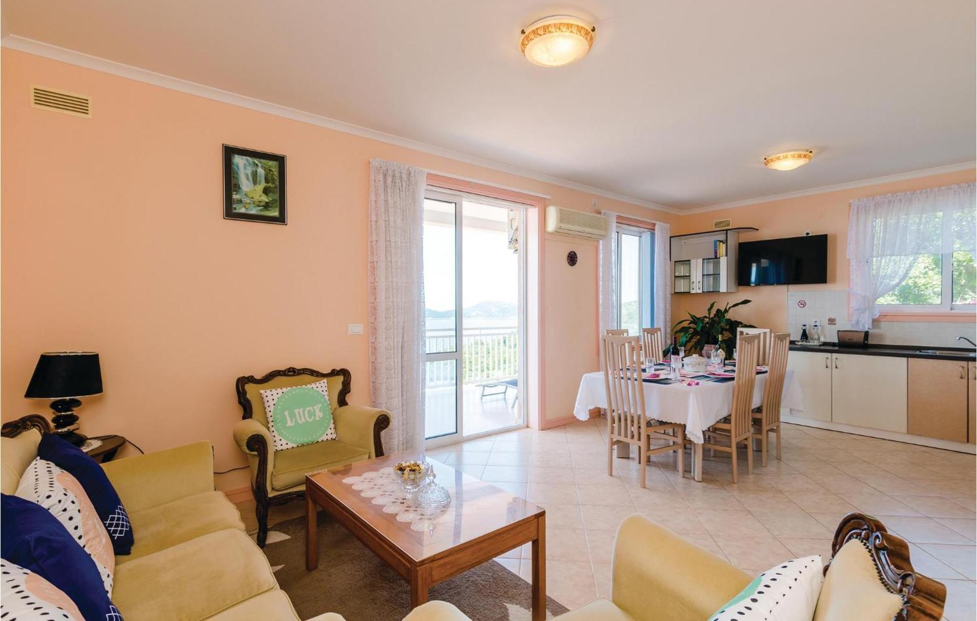 3 Bedroom Beautiful Apartment In Orasac Exterior foto