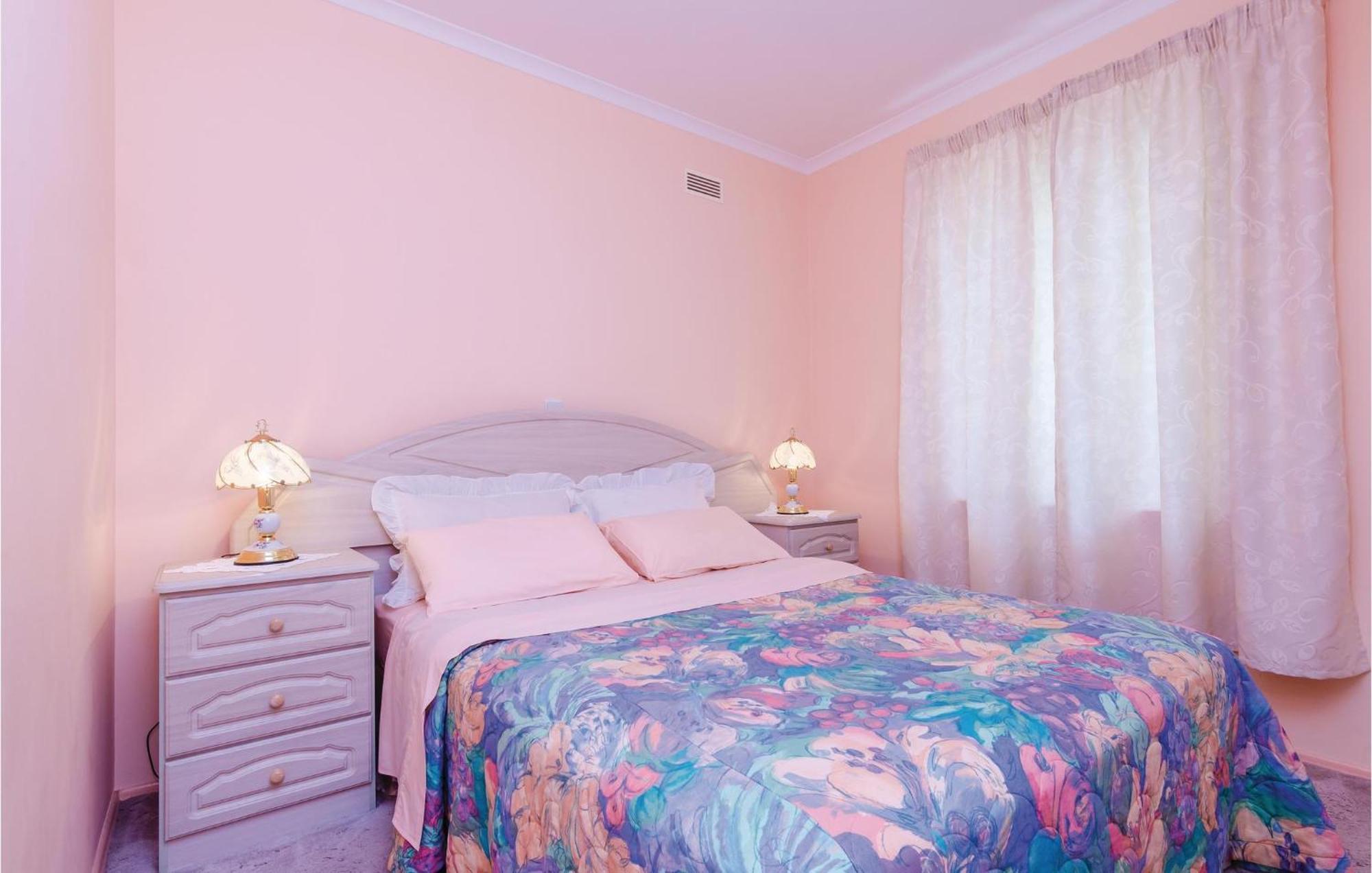 3 Bedroom Beautiful Apartment In Orasac Exterior foto